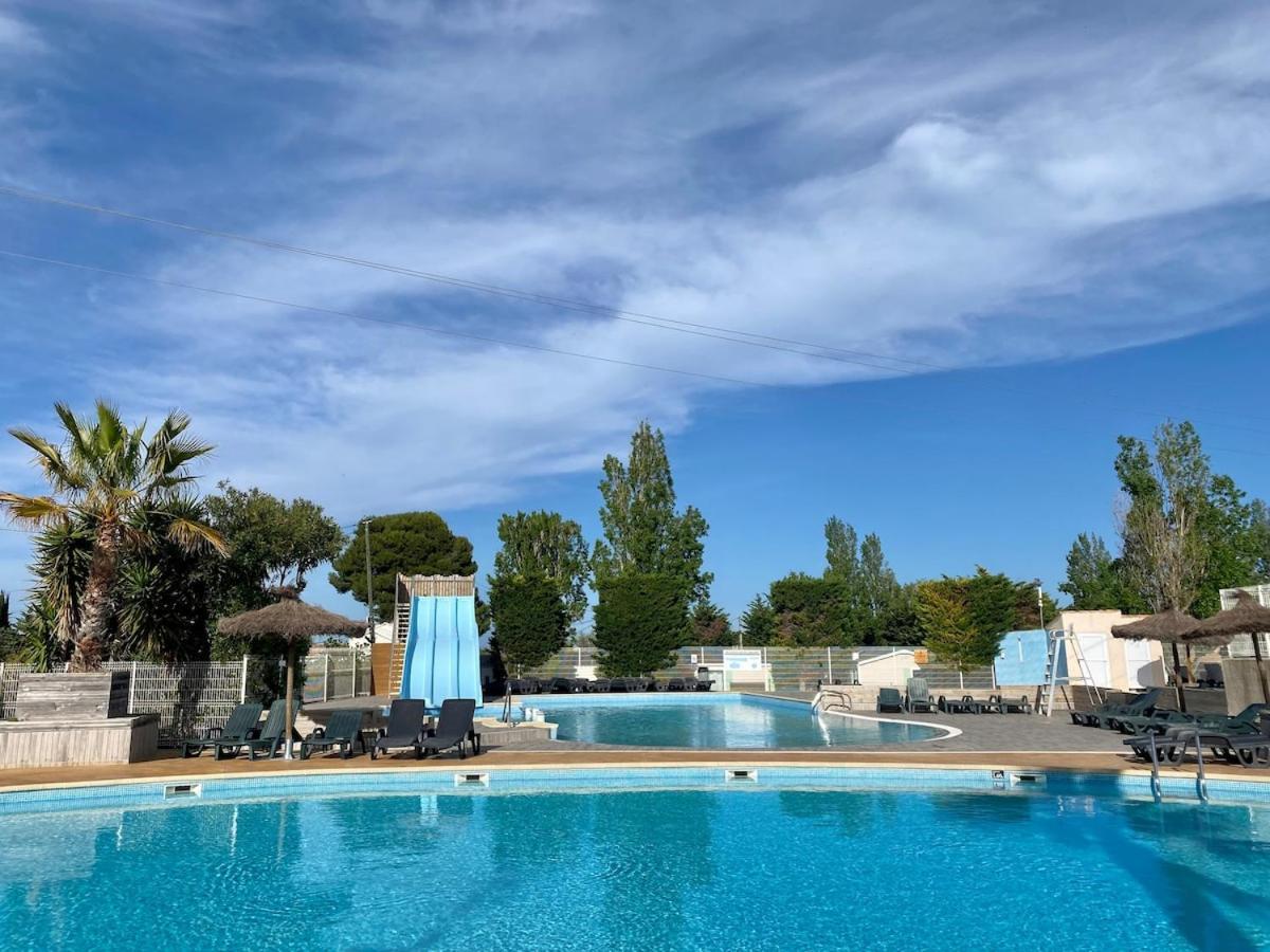 Mobil Pour 6, Pres De La Mer, Dans Un 4 Etoiles A 20min De Montpellier. Camping *