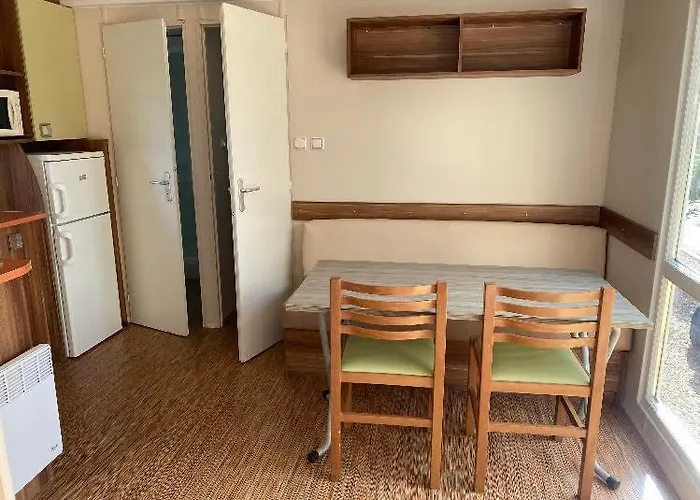 Mobil Home Pour 6, Pres De La Mer, Dans Un Camping 4 Etoiles A 20Min De Montpellier.